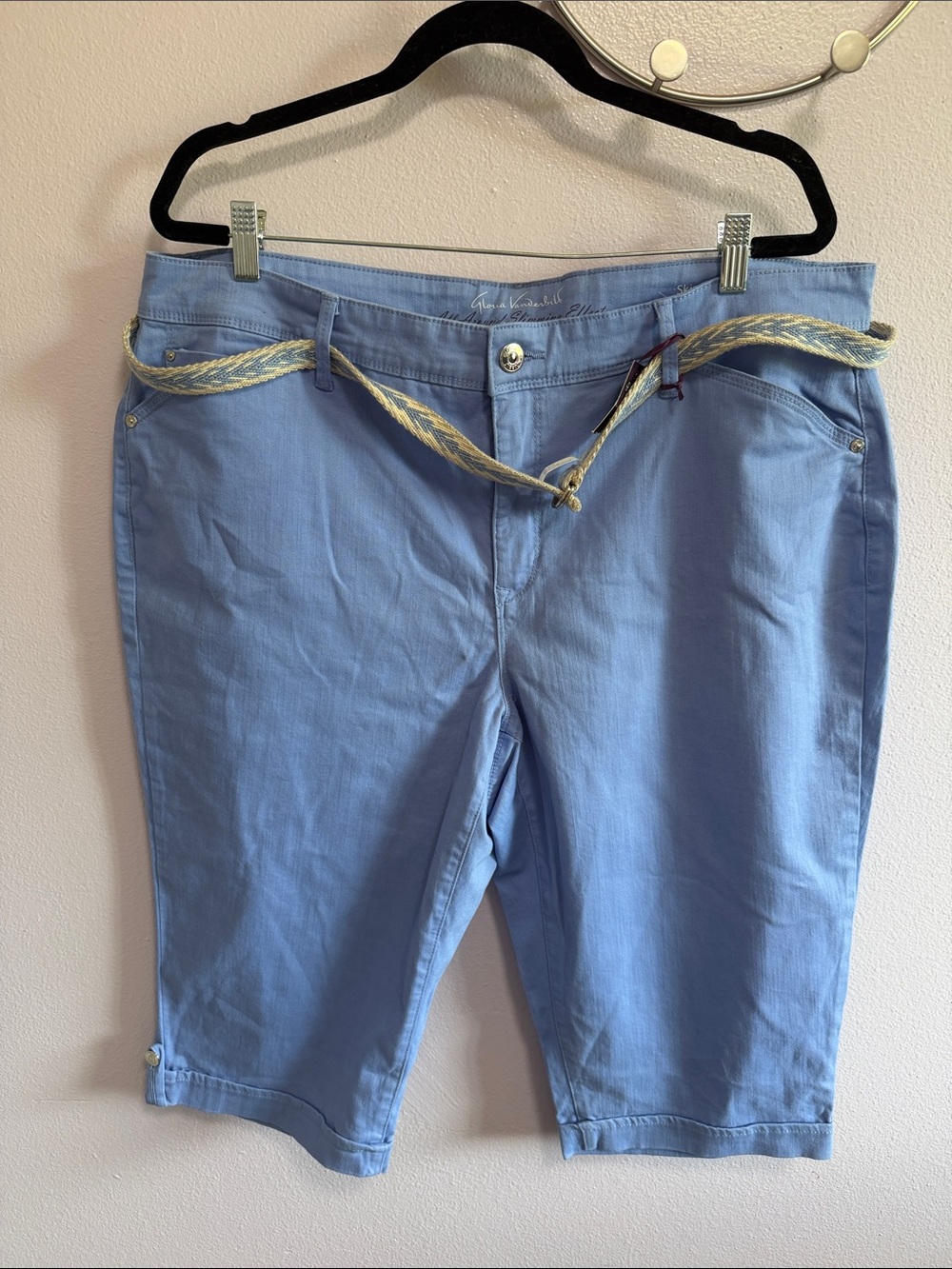 Gloria Vanderbilt Light Blue Capri Bermuda Shorts - Picture 2 of 10